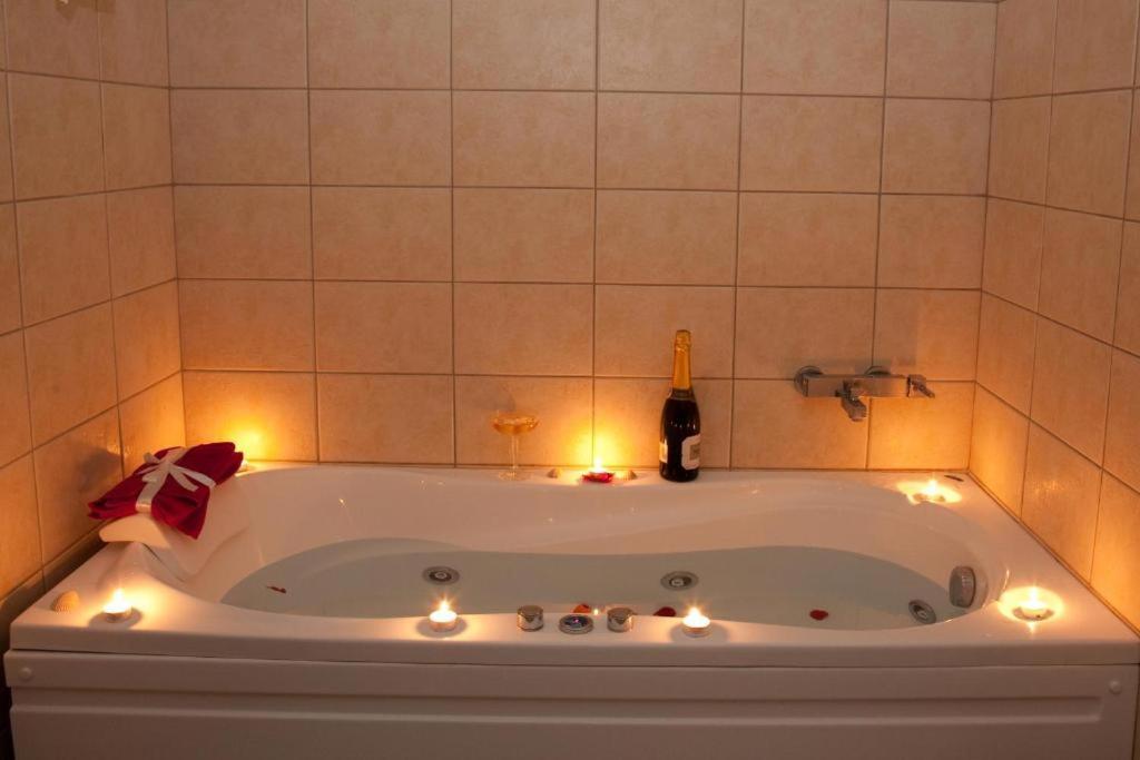Sea View Suite Méthana מראה חיצוני תמונה